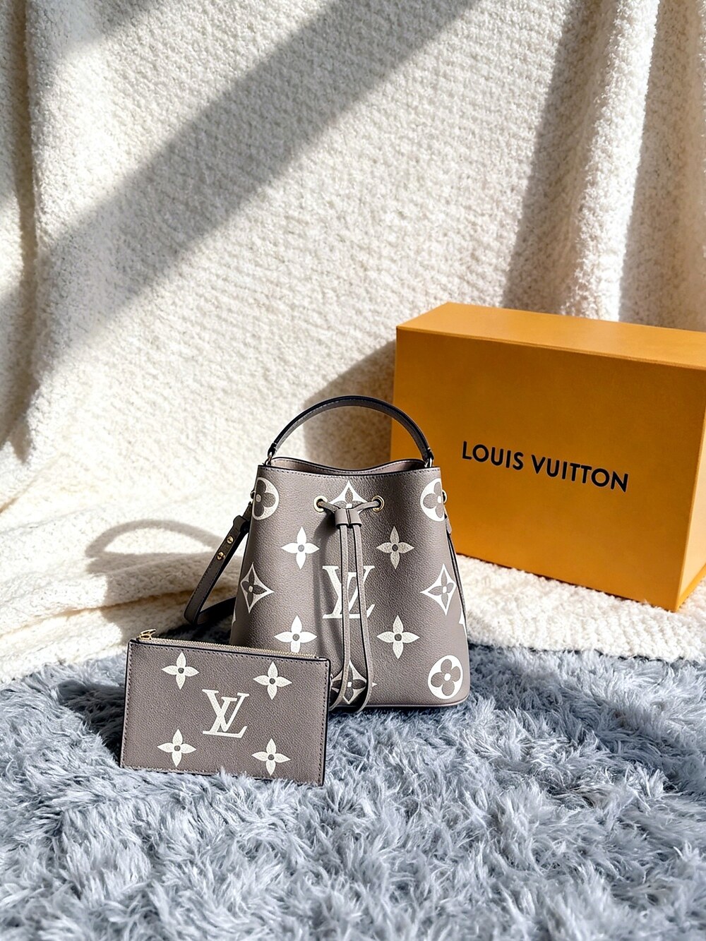 Louis Vuitton CarryAll MM